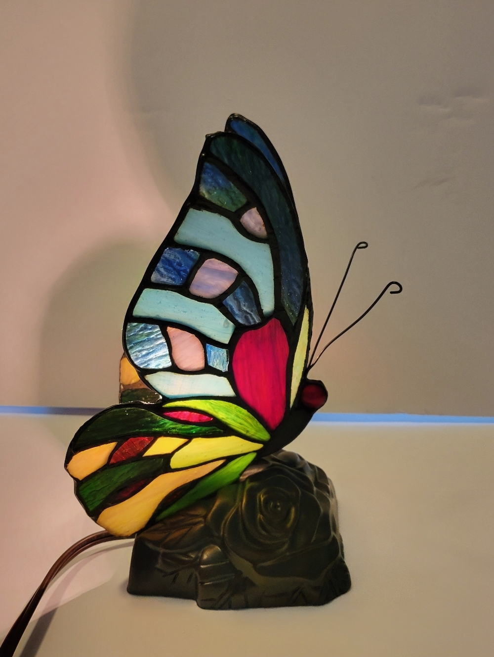 Vintage Quoizel Butterfly Stained Glass Lamp Bronze Rose Base Tiffany Style